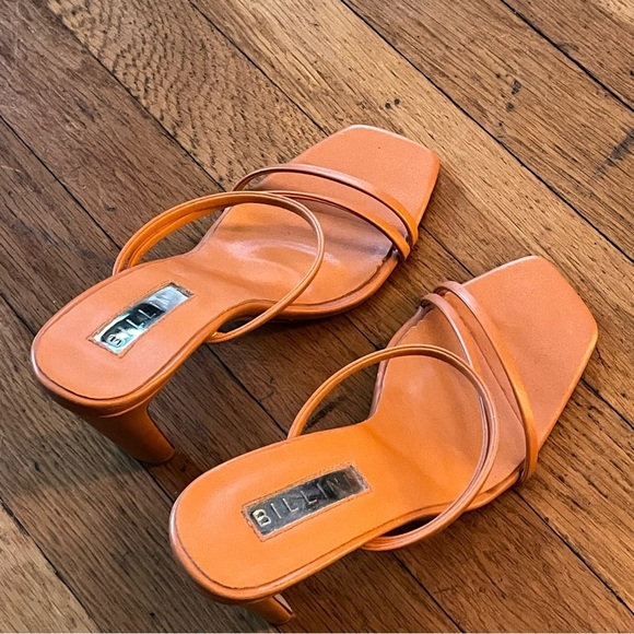 Billini Orange Yanna Strappy Block Heels in Papaya sz 7.5 - Picture 3 of 7